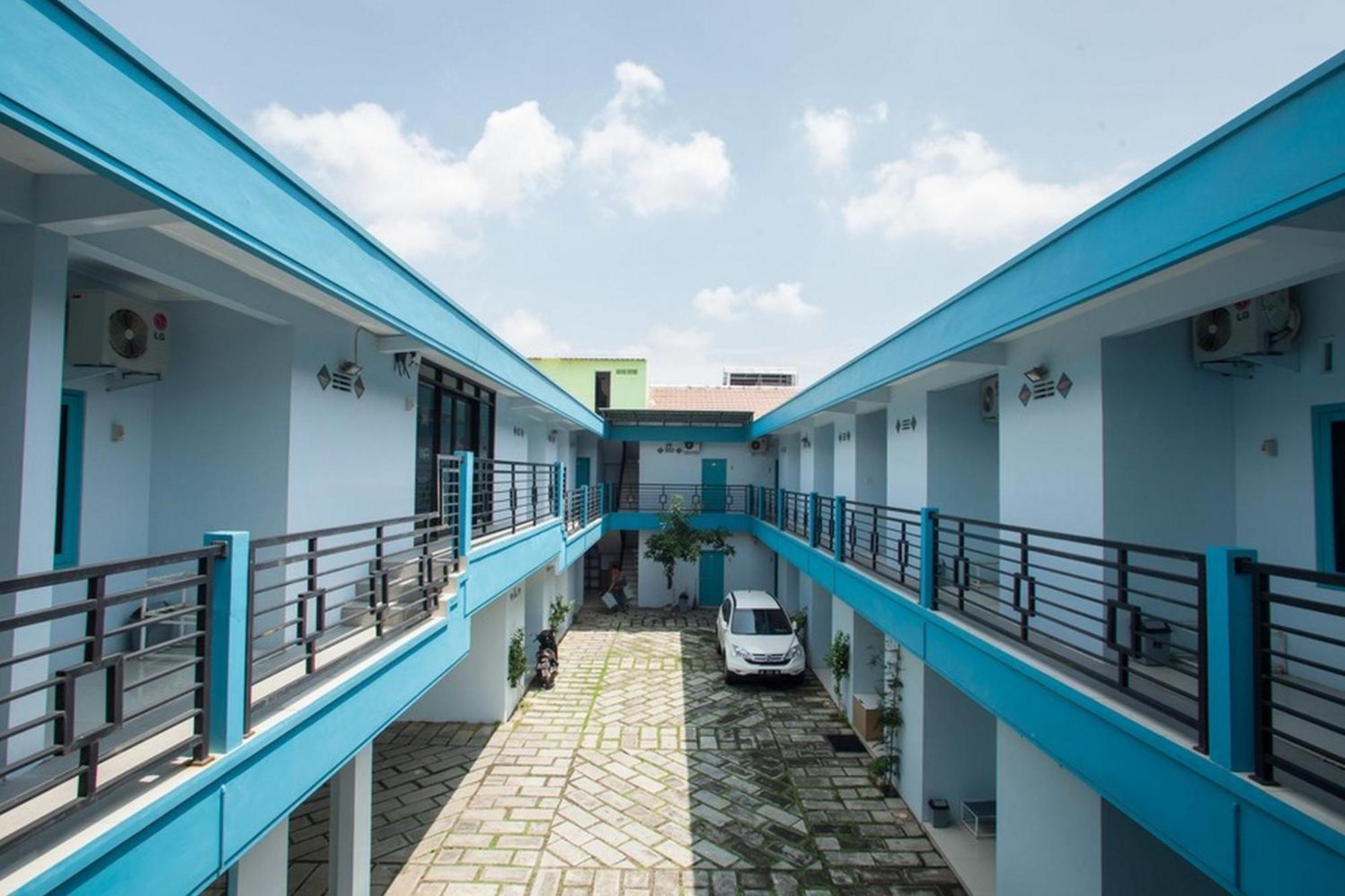 Hotel Reddoorz Syariah At Kartohardjo Madiun Extérieur photo